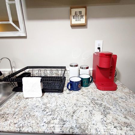 Spacious Suite Close To Downtown Indy/ King Bed อินเดียนาโพลิส ภายนอก รูปภาพ