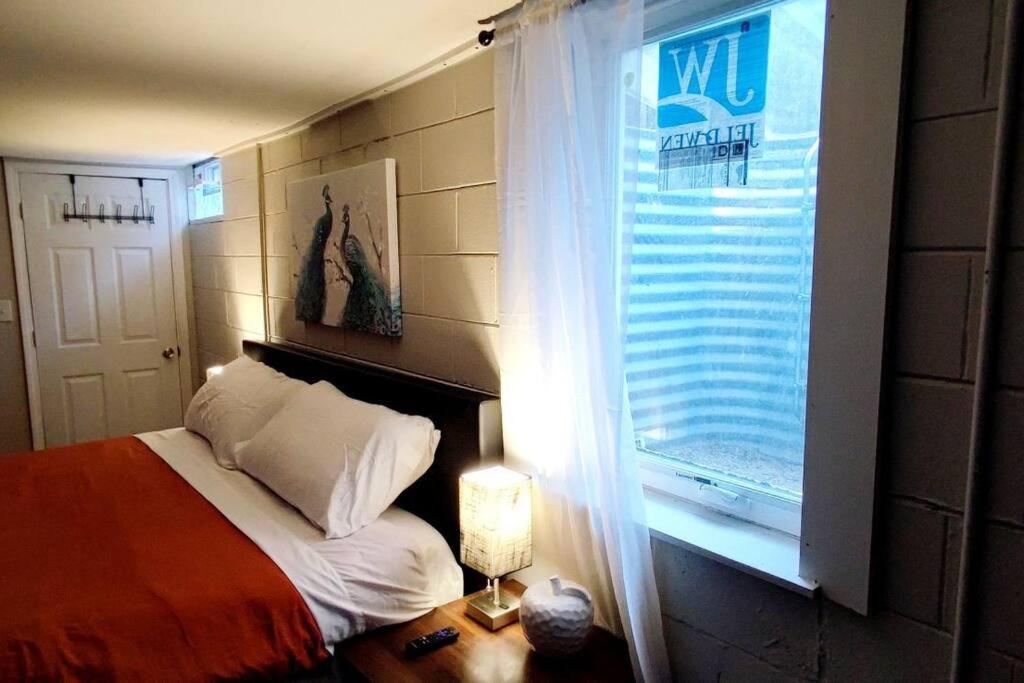Spacious Suite Close To Downtown Indy/ King Bed อินเดียนาโพลิส ภายนอก รูปภาพ