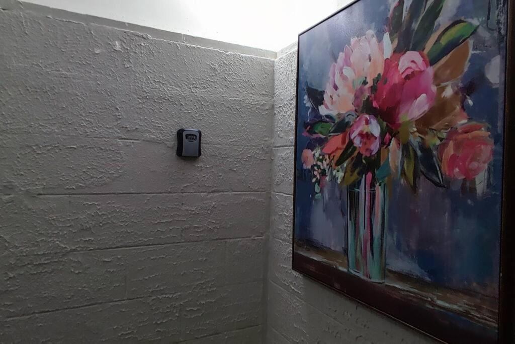 Spacious Suite Close To Downtown Indy/ King Bed อินเดียนาโพลิส ภายนอก รูปภาพ