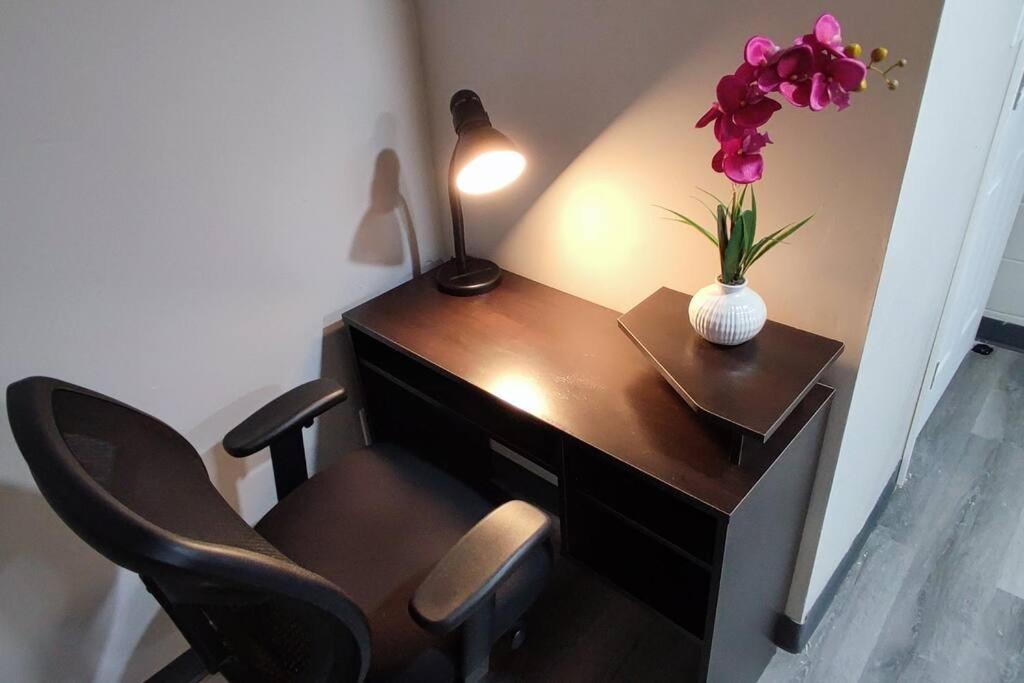 Spacious Suite Close To Downtown Indy/ King Bed อินเดียนาโพลิส ภายนอก รูปภาพ
