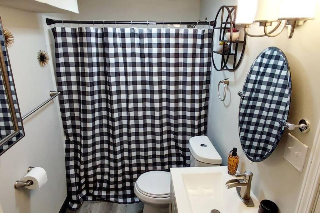 Spacious Suite Close To Downtown Indy/ King Bed อินเดียนาโพลิส ภายนอก รูปภาพ
