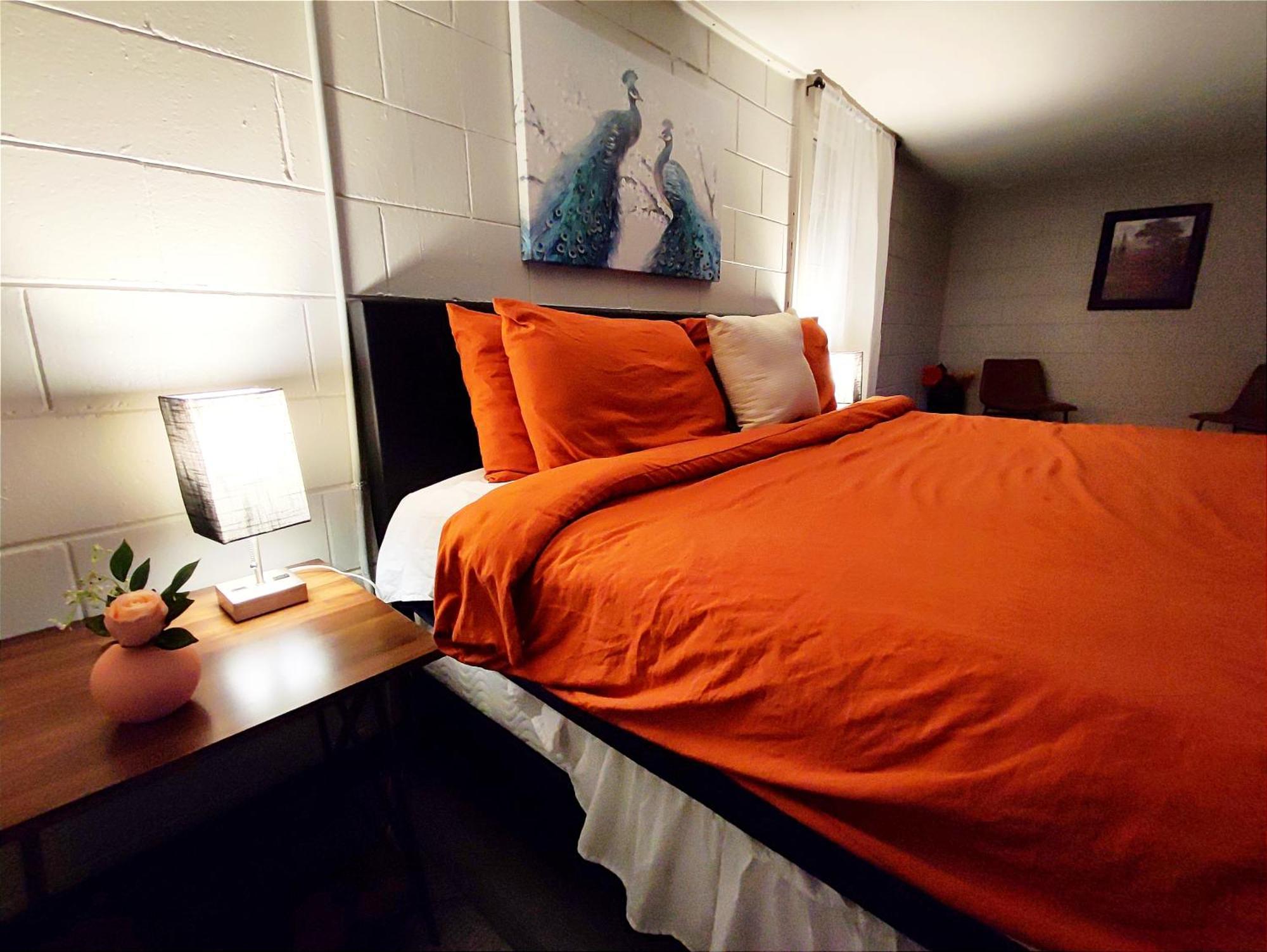 Spacious Suite Close To Downtown Indy/ King Bed อินเดียนาโพลิส ภายนอก รูปภาพ